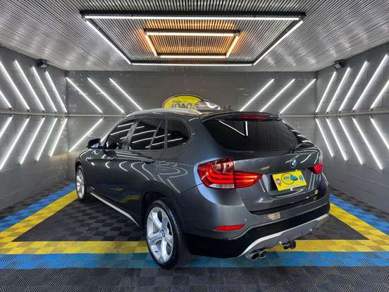 BMW-X1-2013