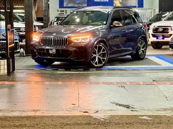 BMW-X5-3.0 I6 TURBO HÍBRIDO XDRIVE45E M SPORT AUTOMÁTICO BMW-X5-2022