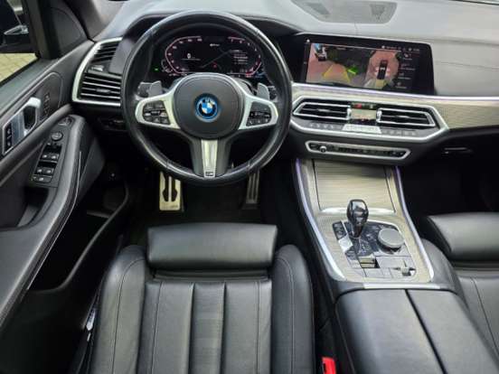 BMW-X5-2021