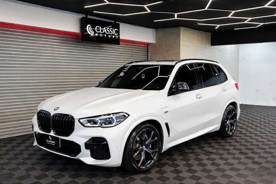 BMW-X5-2021