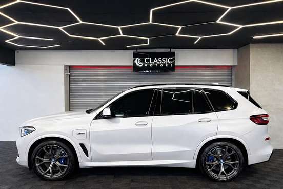 BMW-X5-2021