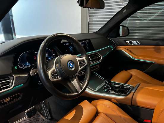 BMW-X5-2021