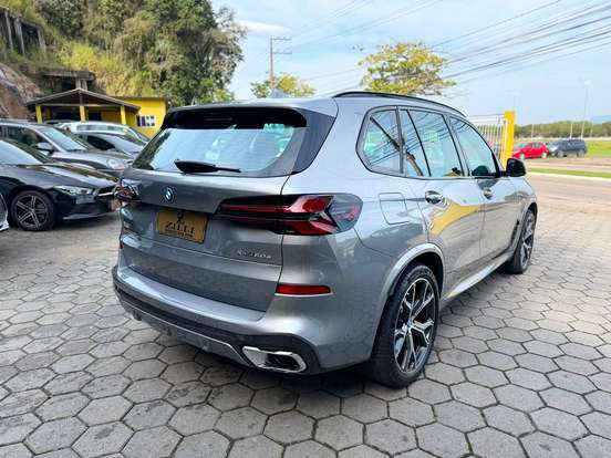 BMW-X5-2024