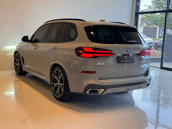 BMW-X5-2024