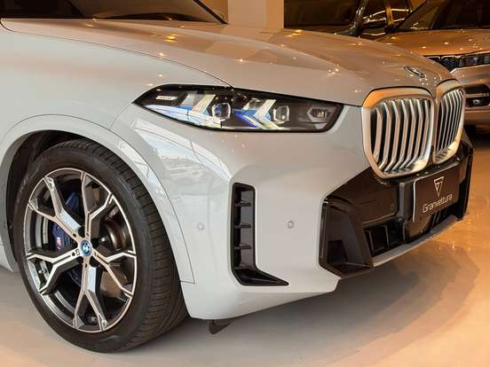 BMW-X5-2024