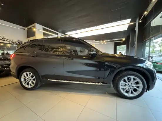 BMW-X5-4.4 V8 TURBO GASOLINA XDRIVE50I SECURITY AUTOMÁTICO BMW-X5-2013