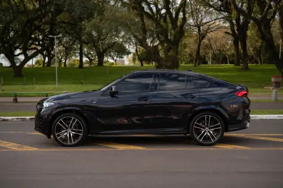BMW-X6-2023