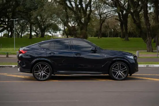 BMW-X6-2023