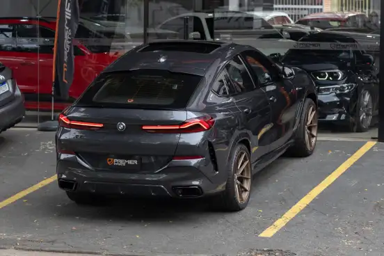 BMW-X6-2021