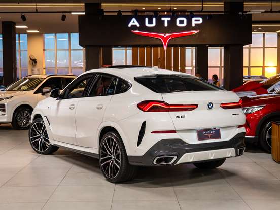 BMW-X6-2021