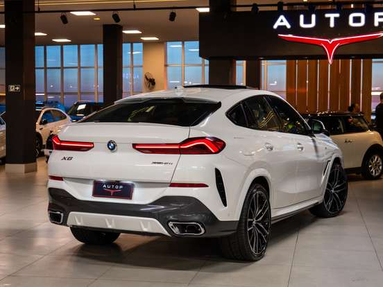 BMW-X6-2021