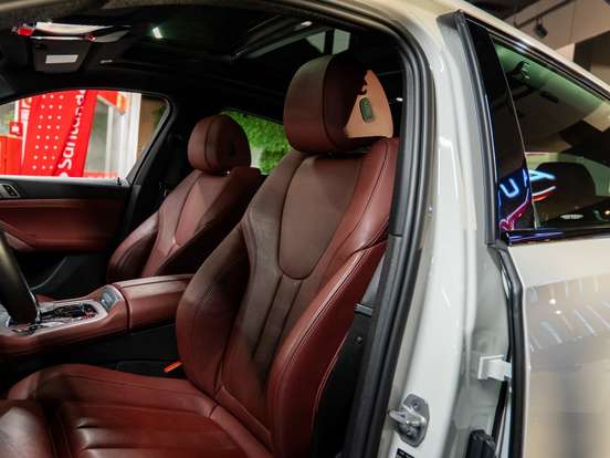 BMW-X6-2021