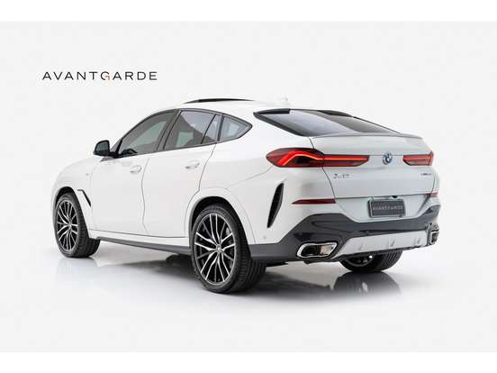 BMW-X6-2022