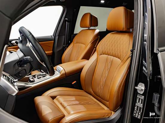 BMW-X7-4.4 V8 GASOLINA M60i STEPTRONIC BMW-X7-2024
