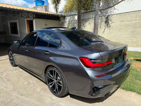 BMW-320i-2020