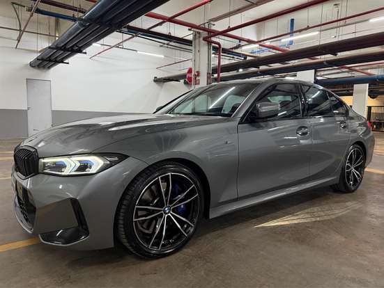 BMW-320i-2022