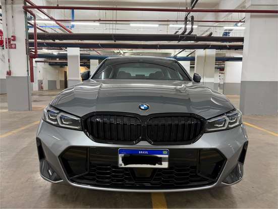 BMW-320i-2022