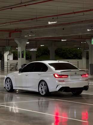 BMW-330i-2019