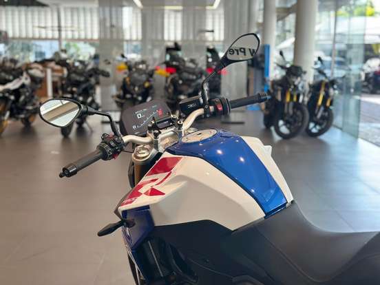 BMW-F 900 R SPORT-2024
