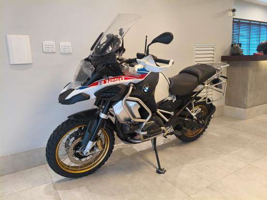 BMW-R 1250 GS ADVENTURE PREMIUM RALLYE BMW-R 1250 GS ADVENTURE PREMIUM RALLYE-2021