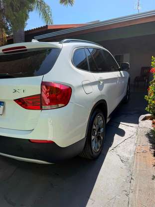 BMW-X1-2011