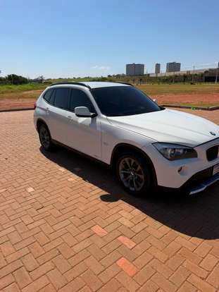 BMW-X1-2011