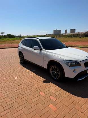 BMW-X1-2011