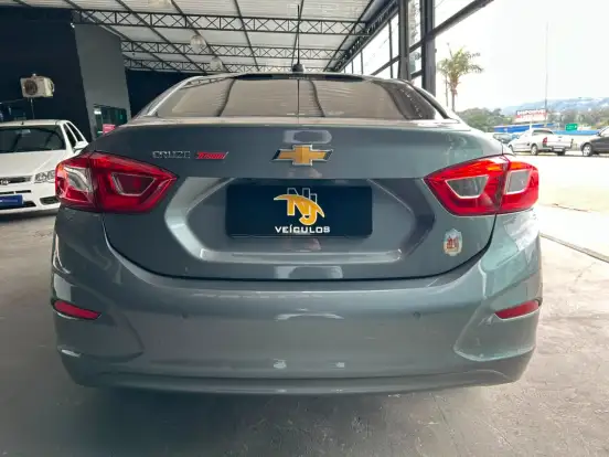 CHEVROLET-CRUZE-2017