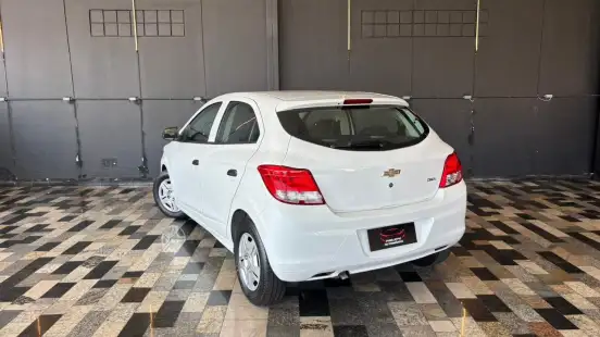 CHEVROLET-ONIX-2016