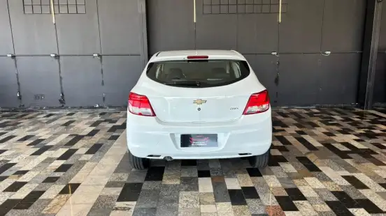 CHEVROLET-ONIX-2016