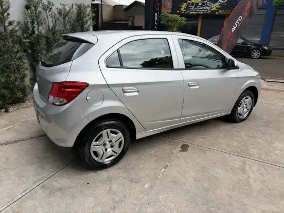 CHEVROLET-ONIX-2013