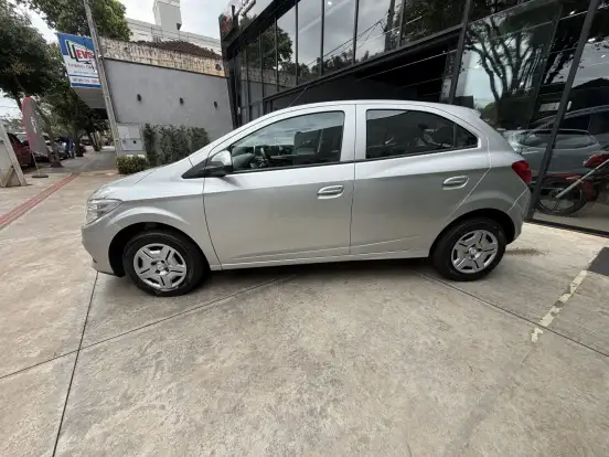 CHEVROLET-ONIX-2013