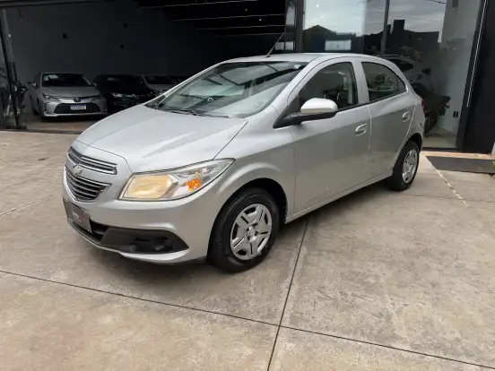CHEVROLET-ONIX-2013