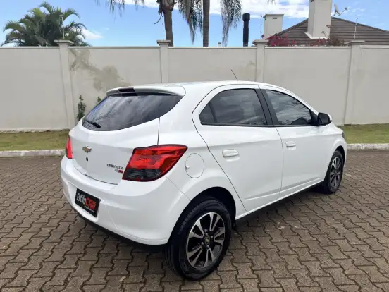 CHEVROLET-ONIX-2016