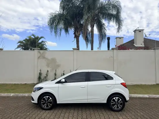 CHEVROLET-ONIX-2016