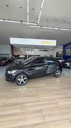 CHEVROLET ONIX 1.4 MPFI ACTIV 8V FLEX 4P AUTOMÁTICO