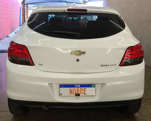 CHEVROLET-ONIX-2013