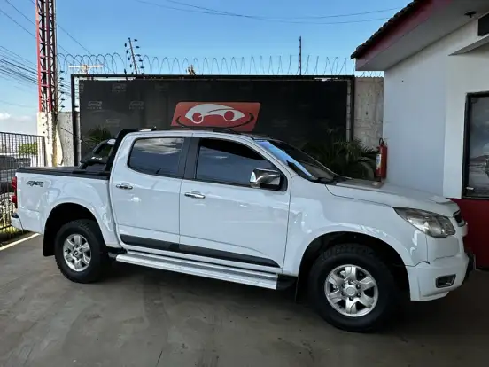 CHEVROLET-S10-2.8 LT 4X4 CD 16V TURBO DIESEL 4P MANUAL CHEVROLET-S10-2014