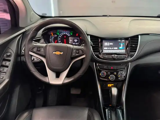 CHEVROLET-TRACKER-2017