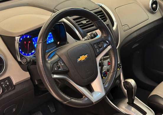 CHEVROLET-TRACKER-2015