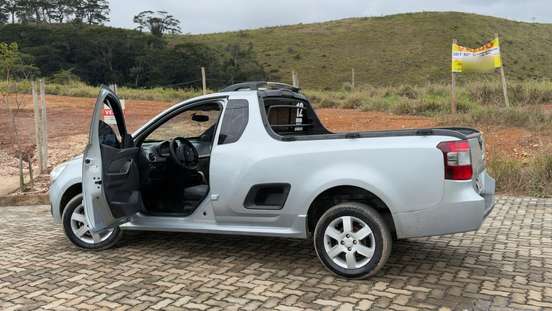 CHEVROLET-MONTANA-2012