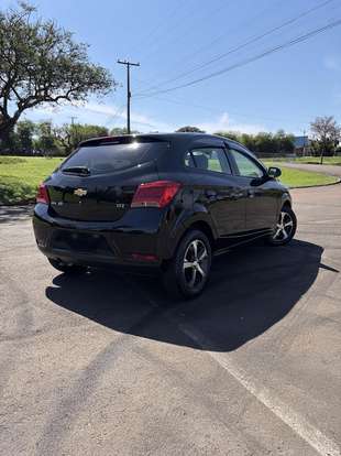 CHEVROLET-ONIX-2017