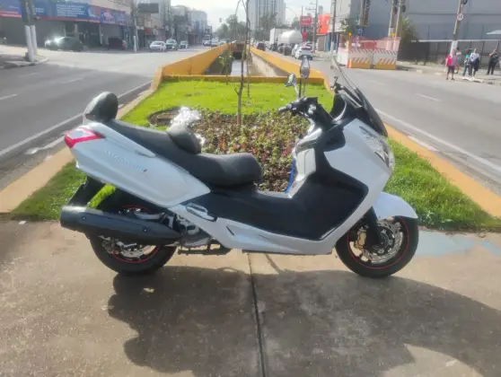 DAFRA MAXSYM 400i 