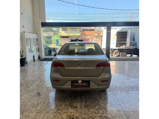 FIAT-SIENA-1.6 MPI ESSENCE 16V FLEX 4P AUTOMATIZADO FIAT-SIENA-2011