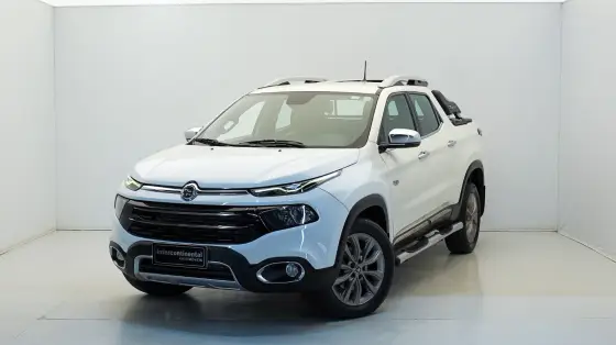FIAT TORO 2.0 16V TURBO DIESEL RANCH 4WD AT9 FIAT TORO 2.0 16V TURBO DIESEL RANCH 4WD AT9