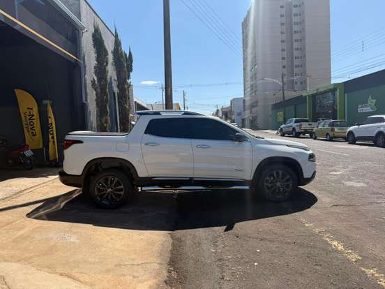 FIAT-TORO-2016