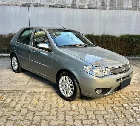 Fiat Palio 1.8 MPI HLX 8V Gasolina 4P Manual