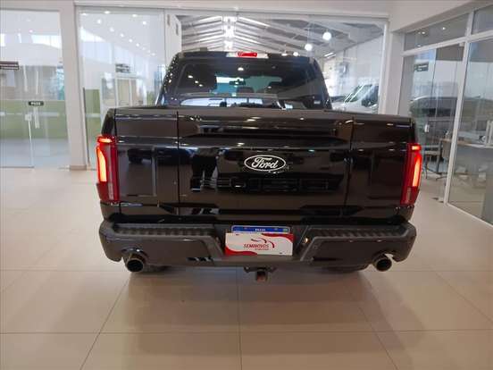 FORD-F-150-5.0 V8 GASOLINA CD LARIAT BLACK FX4 AUTOMÁTICO FORD-F-150-2024