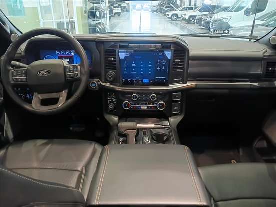 FORD-F-150-5.0 V8 GASOLINA CD LARIAT BLACK FX4 AUTOMÁTICO FORD-F-150-2024