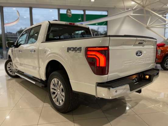 FORD-F-150-5.0 V8 GASOLINA CD LARIAT FX4 AUTOMÁTICO FORD-F-150-2025
